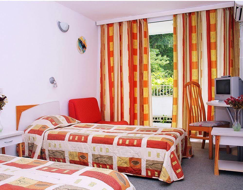 Althea Hotel البينا المظهر الخارجي الصورة